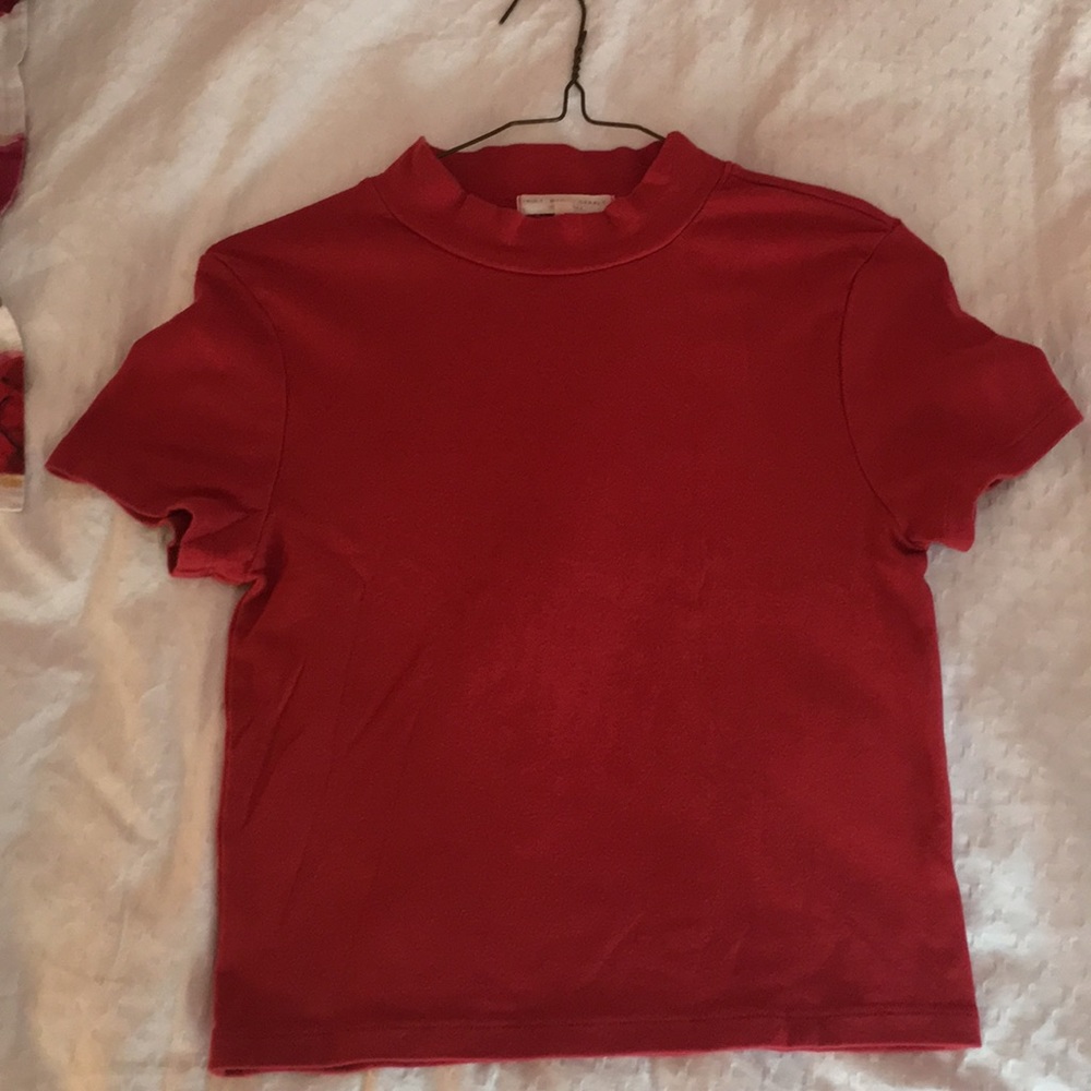 Red simple top